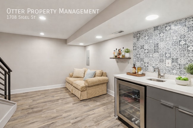 Building Photo - 1708 Sigel St