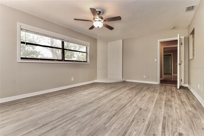 Building Photo - 1524 Sandy Ln