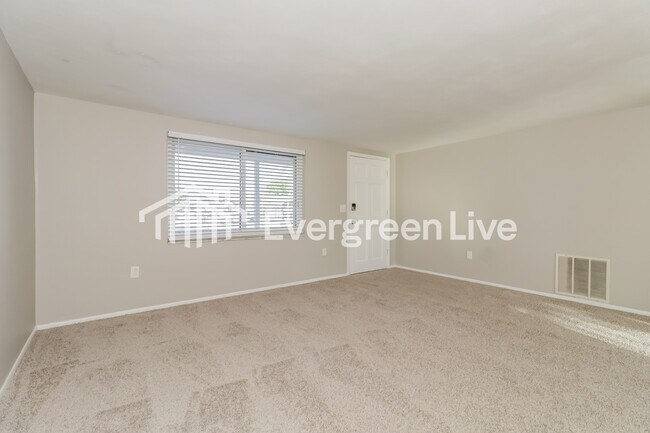 Building Photo - 3430 Peterborough St