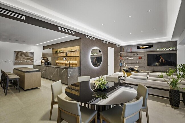 Building Photo - 2301 Collins Ave