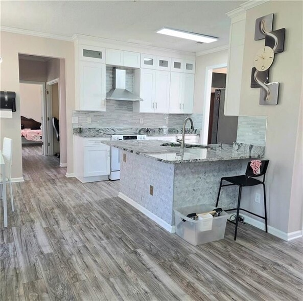 Building Photo - 1696 Central Park Loop