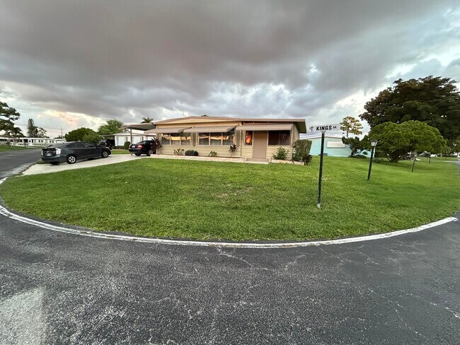 Primary Photo - 8888 Kings Dr