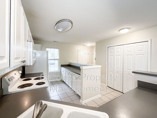 Building Photo - 217 Arlington Downs Blvd