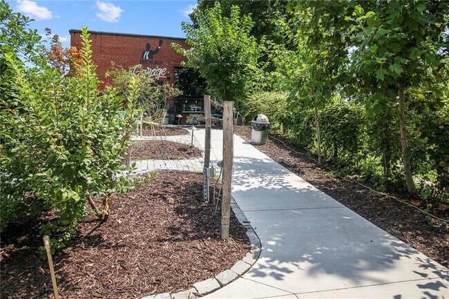 Building Photo - 1654 Westhaven Dr SW