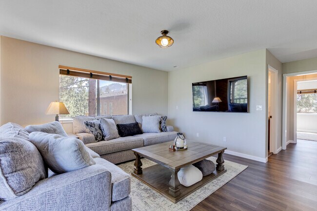 Building Photo - 758 Bigler Cir