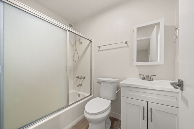 Building Photo - 35-35 Kennebec Ave