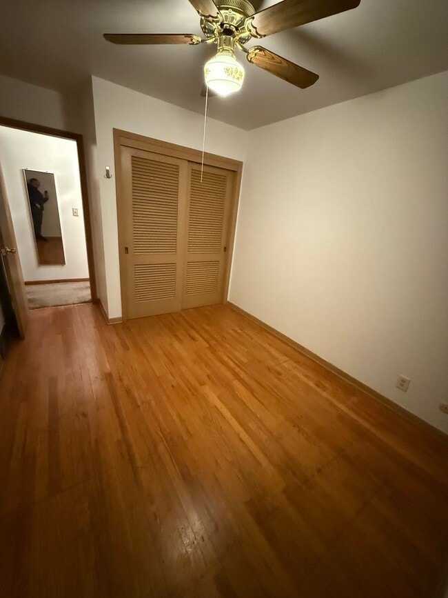 Building Photo - FOR RENT! Spacious 3-Bedroom Home with Garage & Large Yard – Davenport, IA