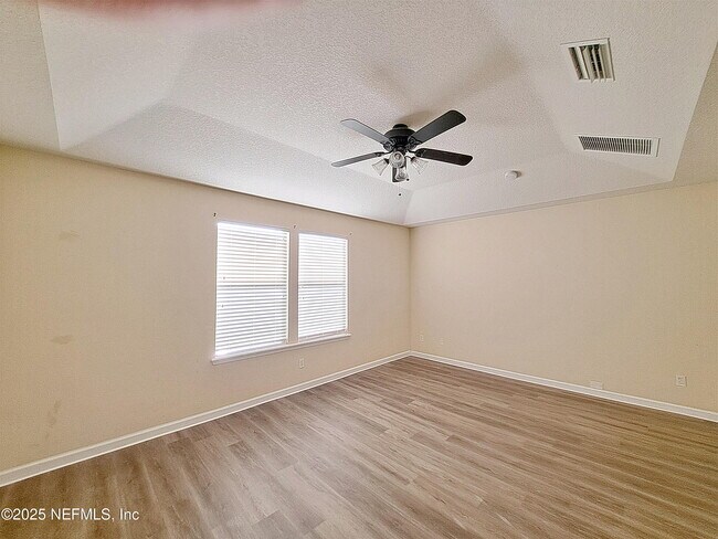 Building Photo - 2354 Sunset Bluff Dr