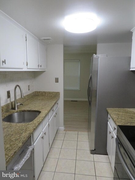 Building Photo - 9150 Lambskin Ln