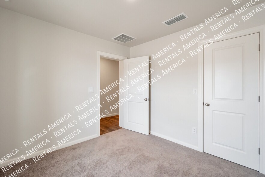 Building Photo - 8013 Namaka Dr