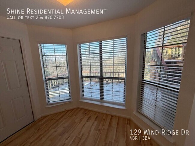 Building Photo - 129 Wind Ridge Dr