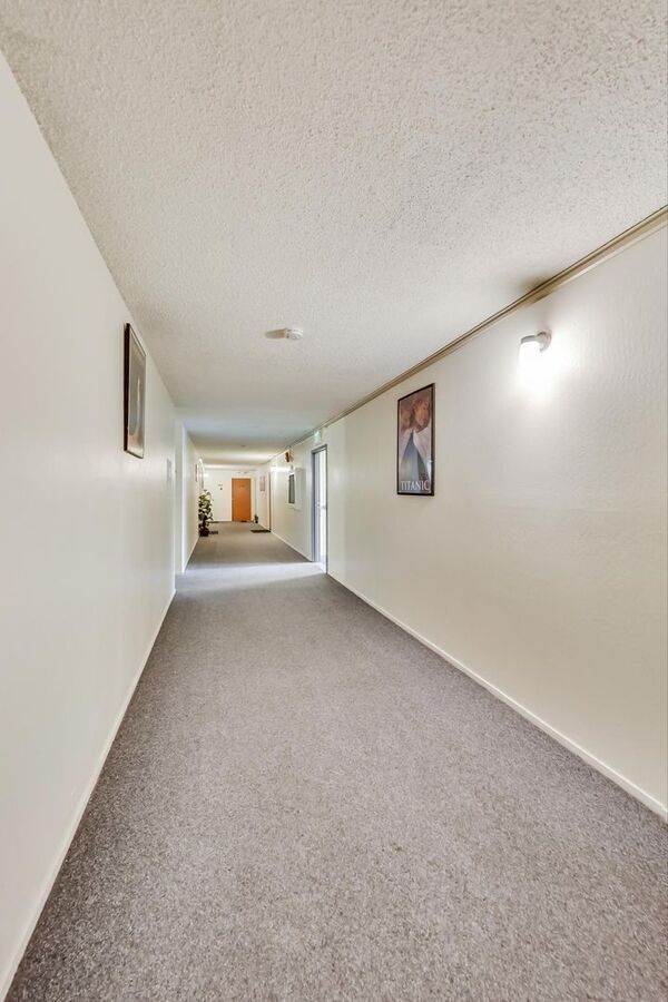 Building Photo - 4350 Kirkham St