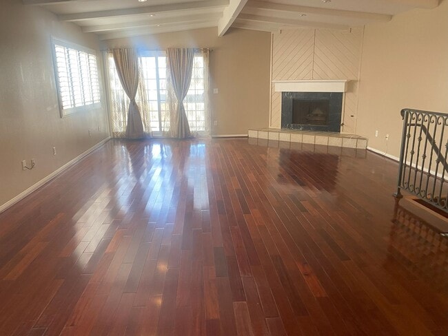 Building Photo - Completely Updated Golden Hills 3 Bdrm Plu...