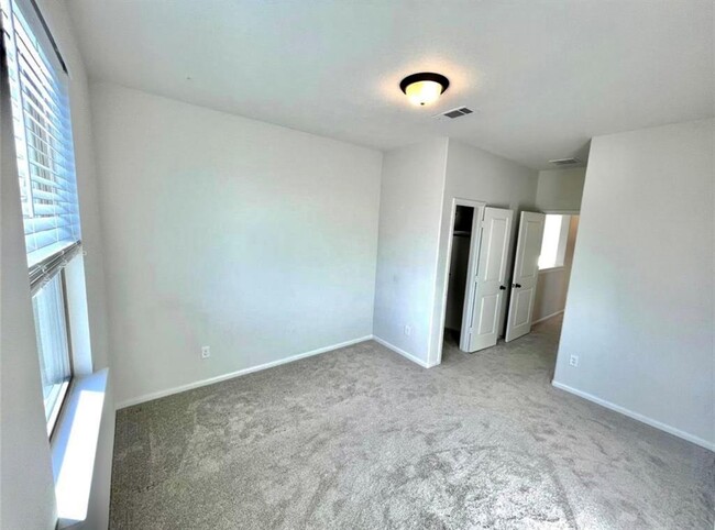 Building Photo - 7027 House Wren Ct