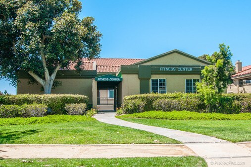 Building Photo - Fully furnished 1 bedroom condo and office - Short Term Rental!