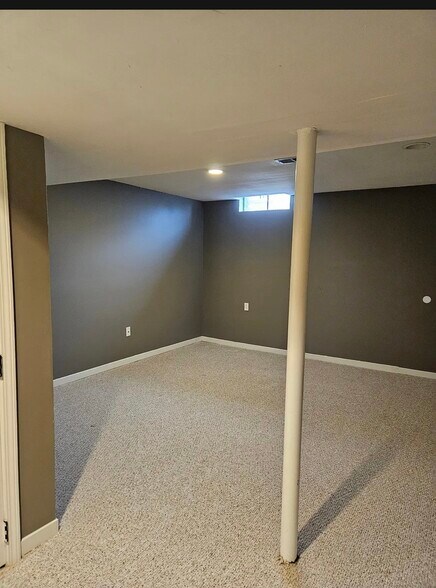 Building Photo - 44900 Bayview Dr