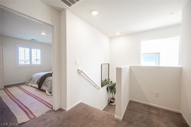 Building Photo - 530 Gloster Ave
