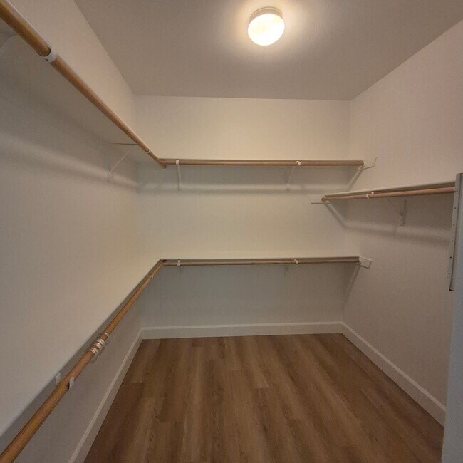 Building Photo - Natomas Home available for Speedy Move in.