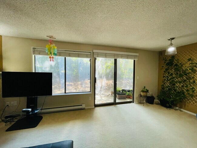 Building Photo - 12521 NE 117th Pl