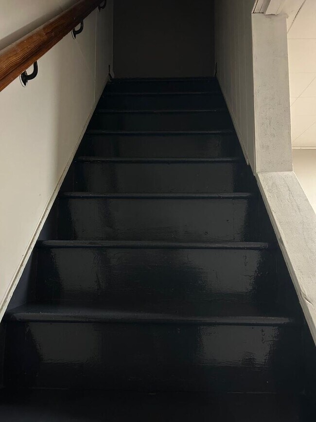 Building Photo - Newly Renovated 3BR Home – 2 Bathrooms – Spacious Layout