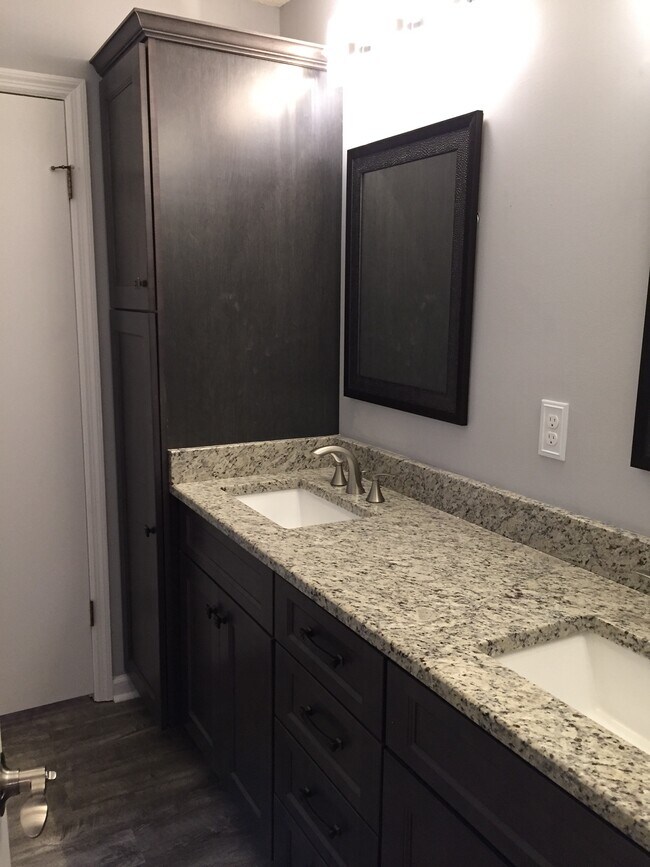 Upstairs Bathroom - 1722 13th Ct S