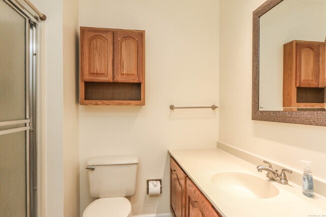 Building Photo - 409 The Meadows