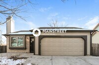 Building Photo - 3 Bedroom Pet-Friendly Home in Aurora, CO with Main Street Renewal