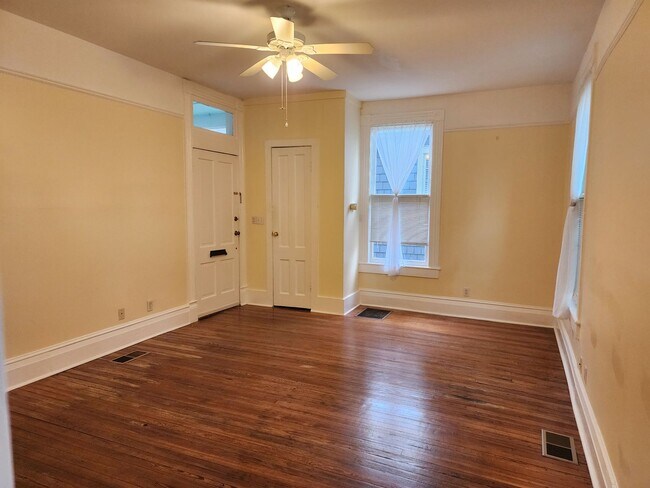 Building Photo - East 40th Street-301