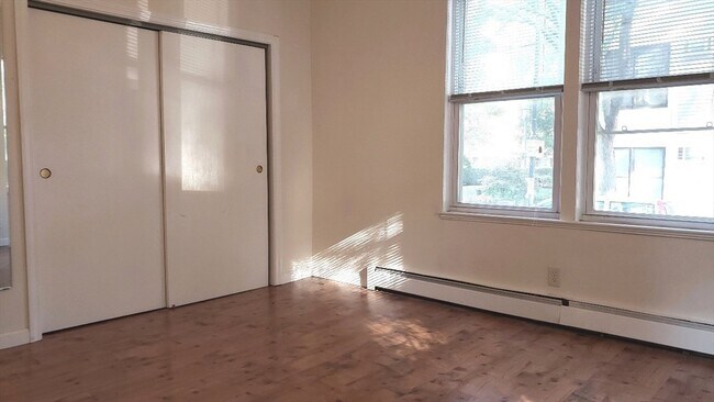 Building Photo - 65 Brookline St