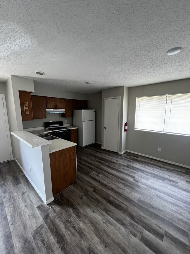 Building Photo - 821 Bracewood Cir
