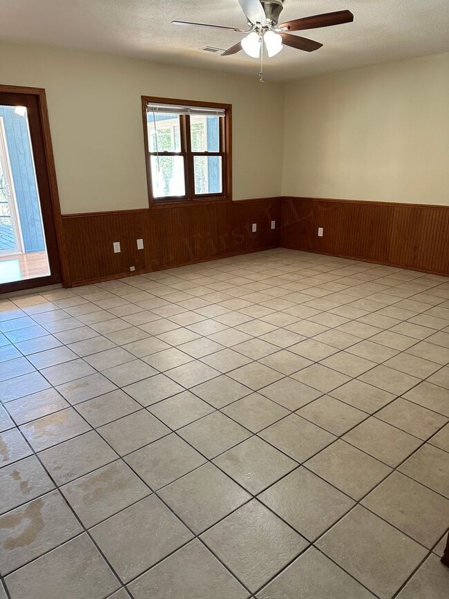 Building Photo - Wallen Bluff 4 Plex