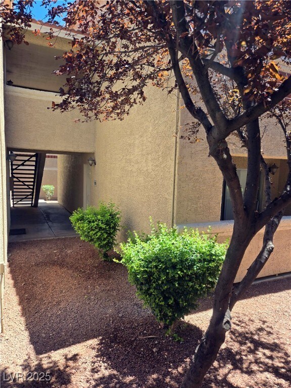 Primary Photo - 7200 W Pirates Cove Rd