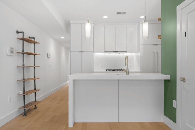 Building Photo - 1515 K St SE