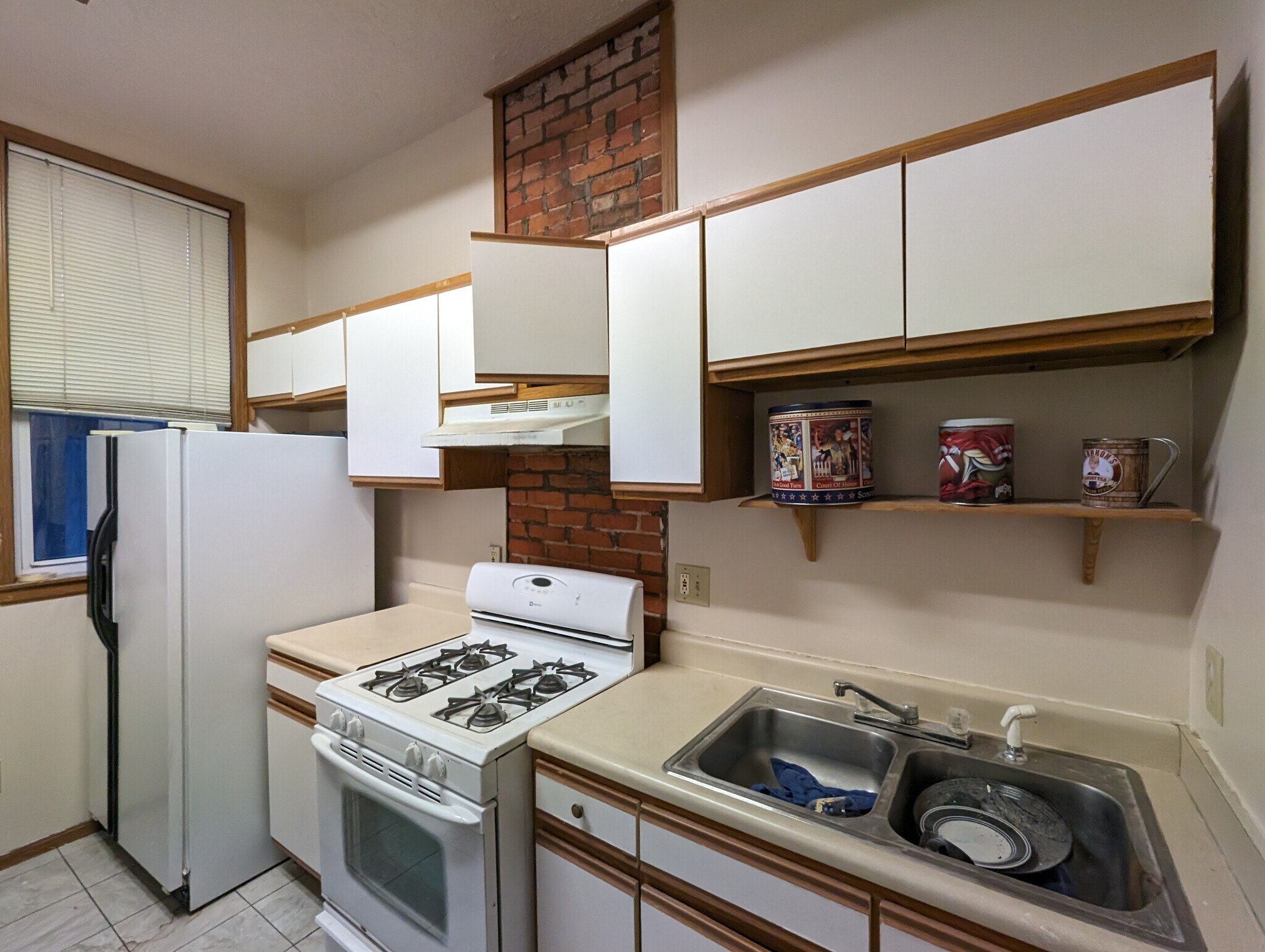 Kitchen - 798 Oak St