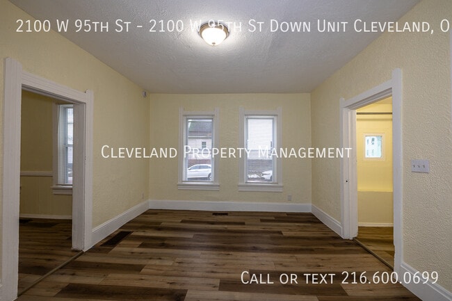 Building Photo - 2100 W 95th St