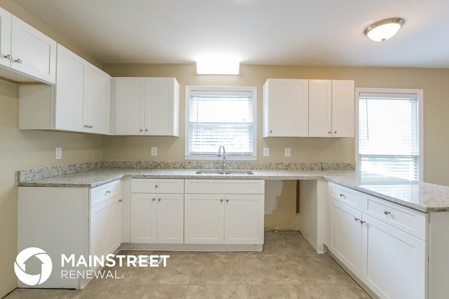 Building Photo - 633 Stone Harbor Pkwy SW