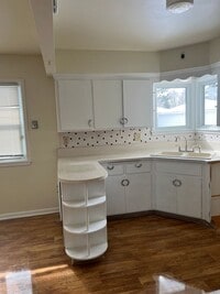 Building Photo - Amazing 3 Bedrooms with Rec Room Single Family in an Excellent Neighborhood!