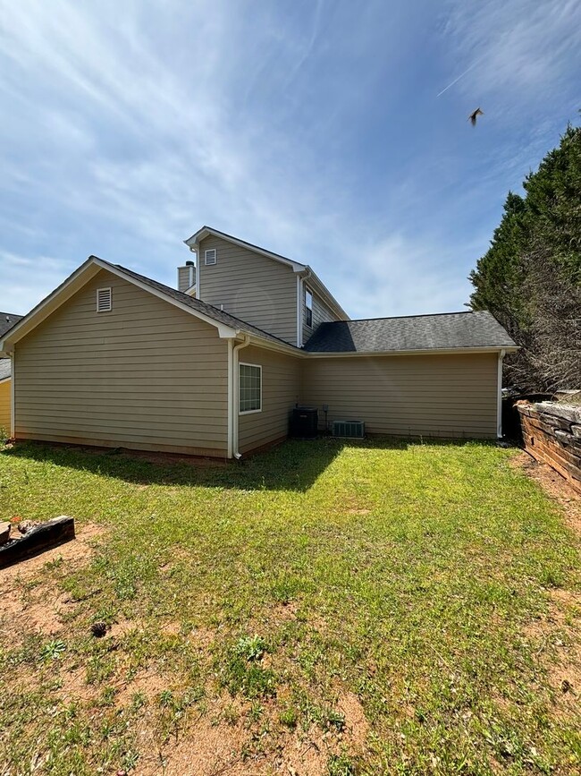 Building Photo - Milford Heights Single-Family Home