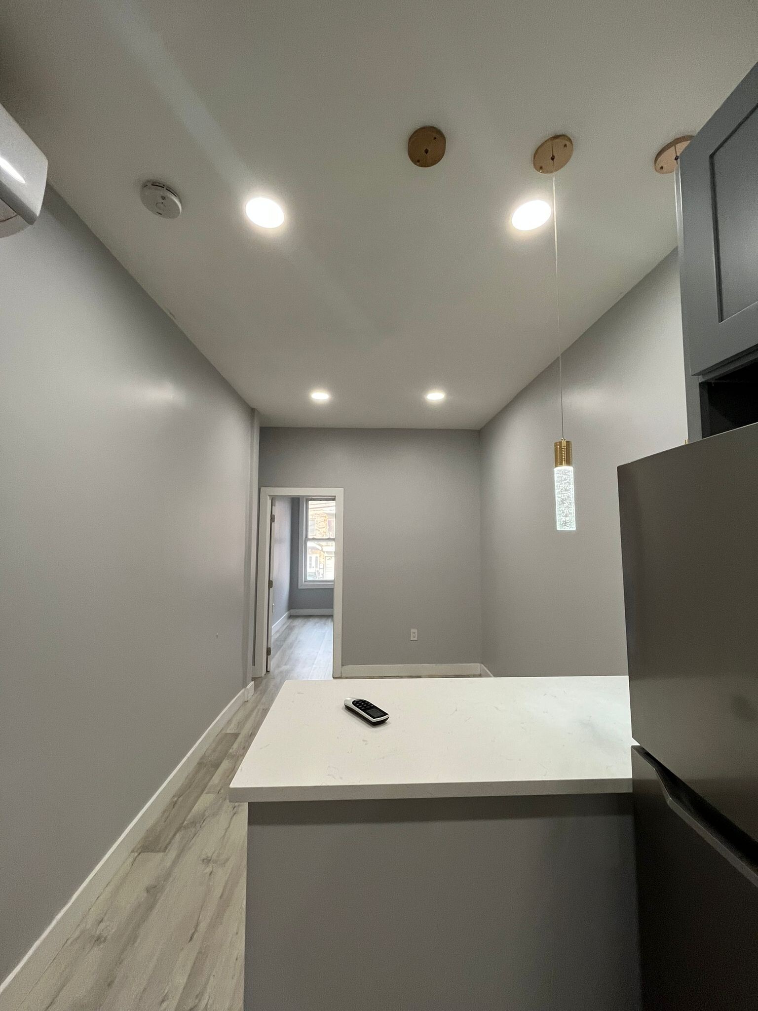 Building Photo - 86 Zabriskie St