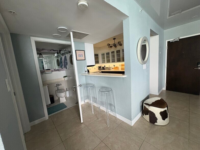 Guest bathroom - 1500 Bay Rd