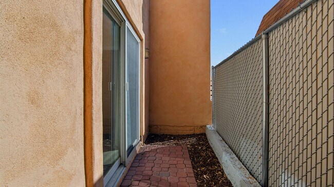Building Photo - 2929 N 55th Pl