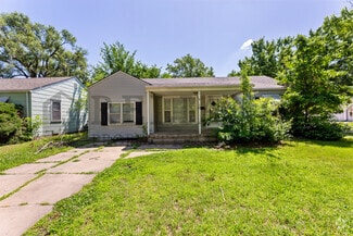Building Photo - 2062 Poplar St