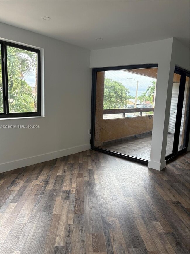 Building Photo - 1405 SW 122nd Ave