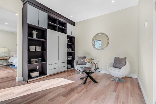 Building Photo - 20 Amberwood Dr