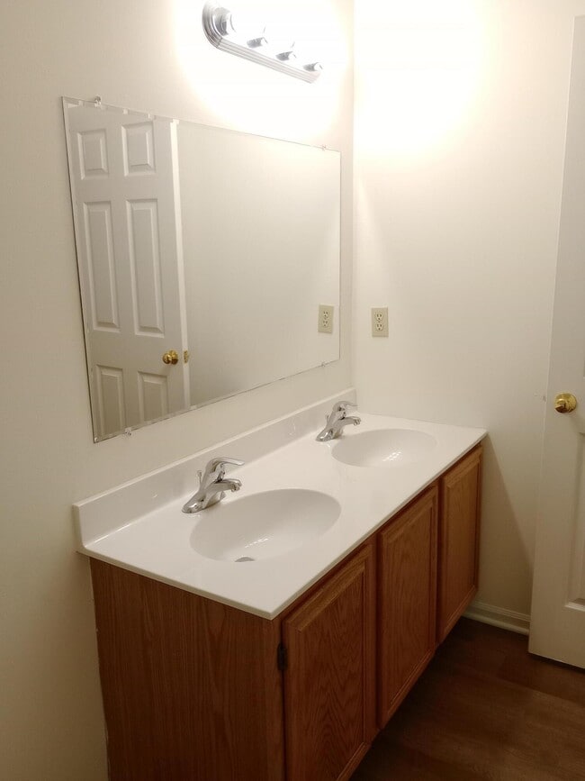 Building Photo - 2416 Calder Ct