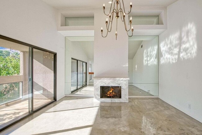 Building Photo - 867 Village Square S