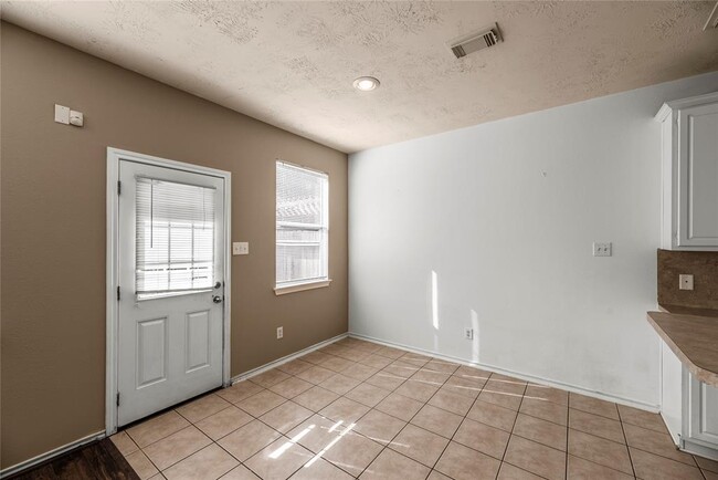 Building Photo - 5642 Claybeck Ln