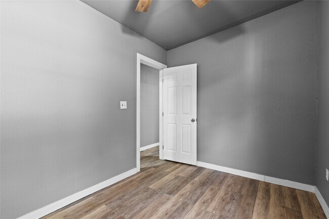 Building Photo - 1910 Stringtown Rd