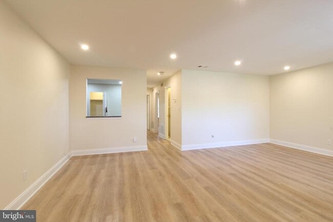 Building Photo - 97 Wyndham Pl