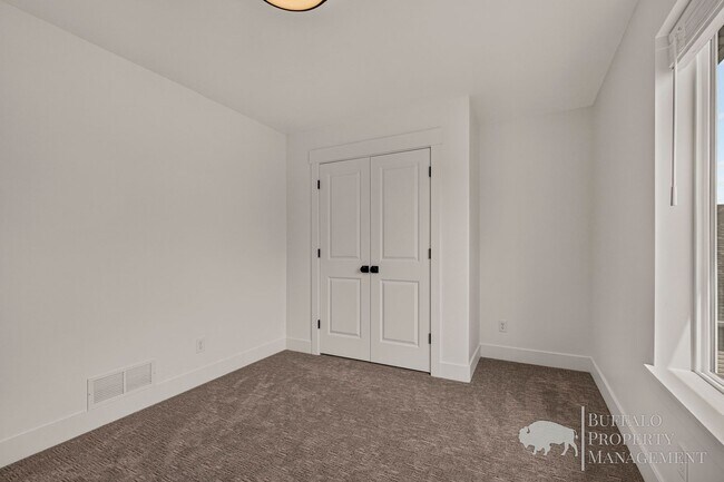 Building Photo - 670 S 2315 W